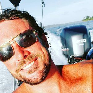 Meet your Posher, Simon